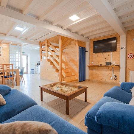 La Casita De Oruna By Urbanhosting Buitenkant foto